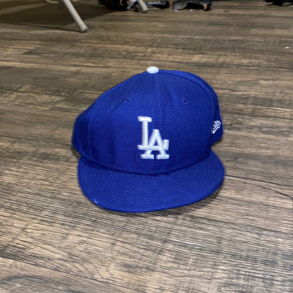 New era size 7 5/8 LA Dodgers fitted Baseball cap.